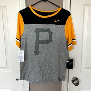 NWT Nike - MLB Pittsburgh Pirates T-Shirt